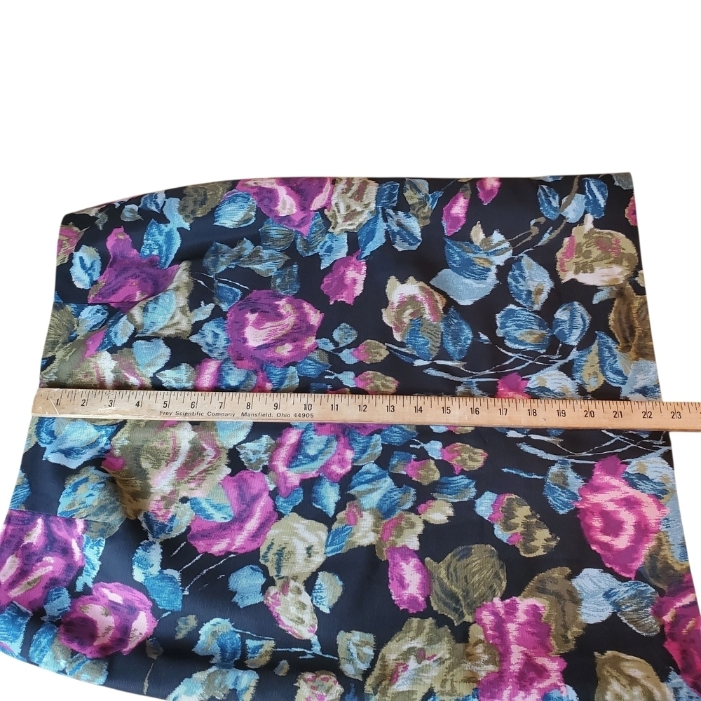 Talbots Floral Pencil Skirt - Black, Pink, Green. Cotton/Silk Blend. 12P. #0188 - Picture 8 of 9